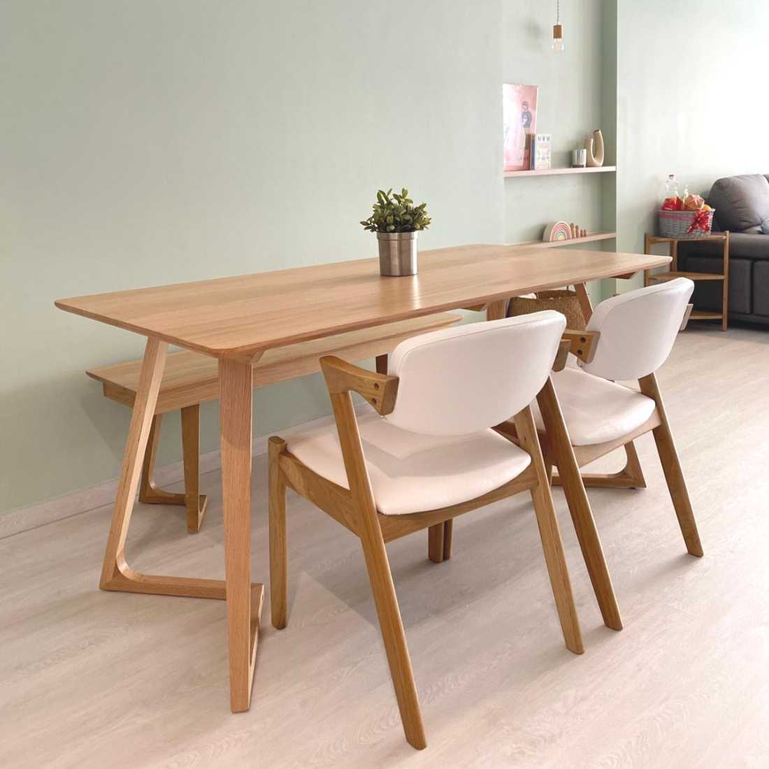 dining chairs with wood table